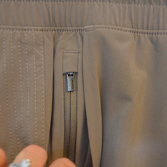 NWT Athleta Avenue Wide Leg Crop Sz 12 Pyrite Color item #657598 - Picture 9 of 12